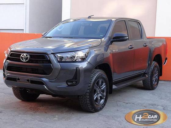 TOYOTA HILUX 2.8 D-4D TURBO DIESEL CD SR 4X4 AUTOMÁTICO
